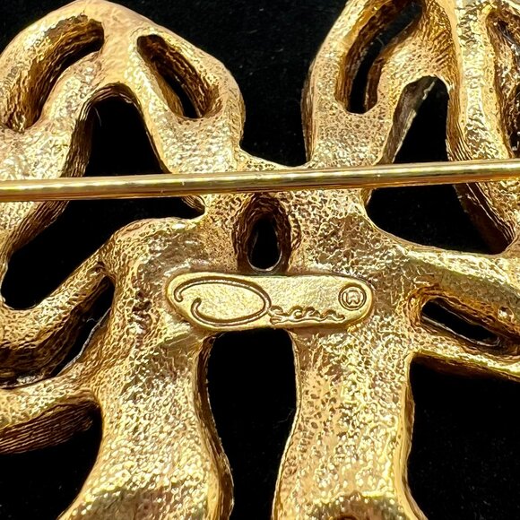 Oscar de la Renta Gold Marcasite Bow Brooch - Picture 5 of 5